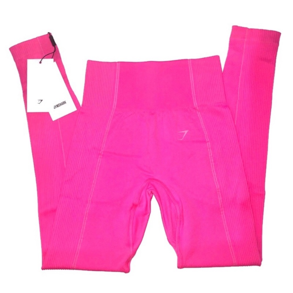 Ultra seamless leggings in hot pink